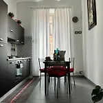 Ami House *